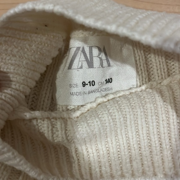 White/cream cropped turtleneck sweater - Picture 4 of 4